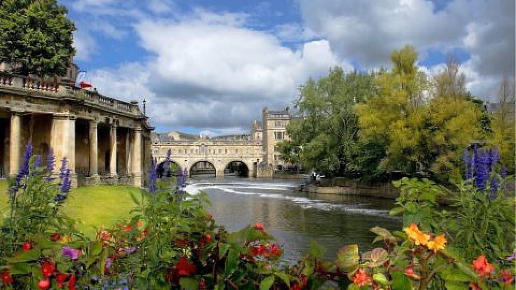 Bath and Stonehenge Small Group tour - including cream tea