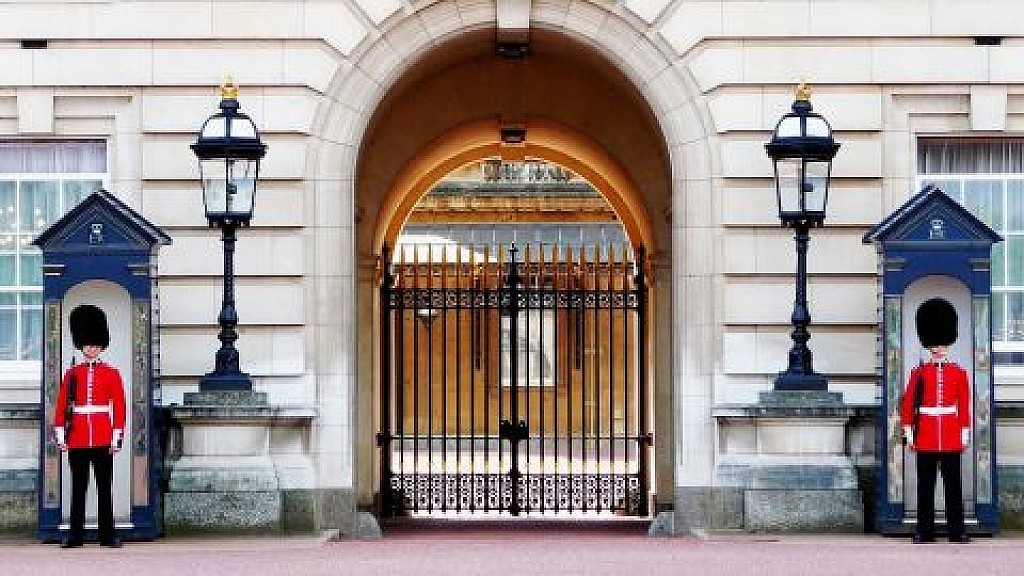 Full Day Panoramic Only Driver-Guided Tour of London