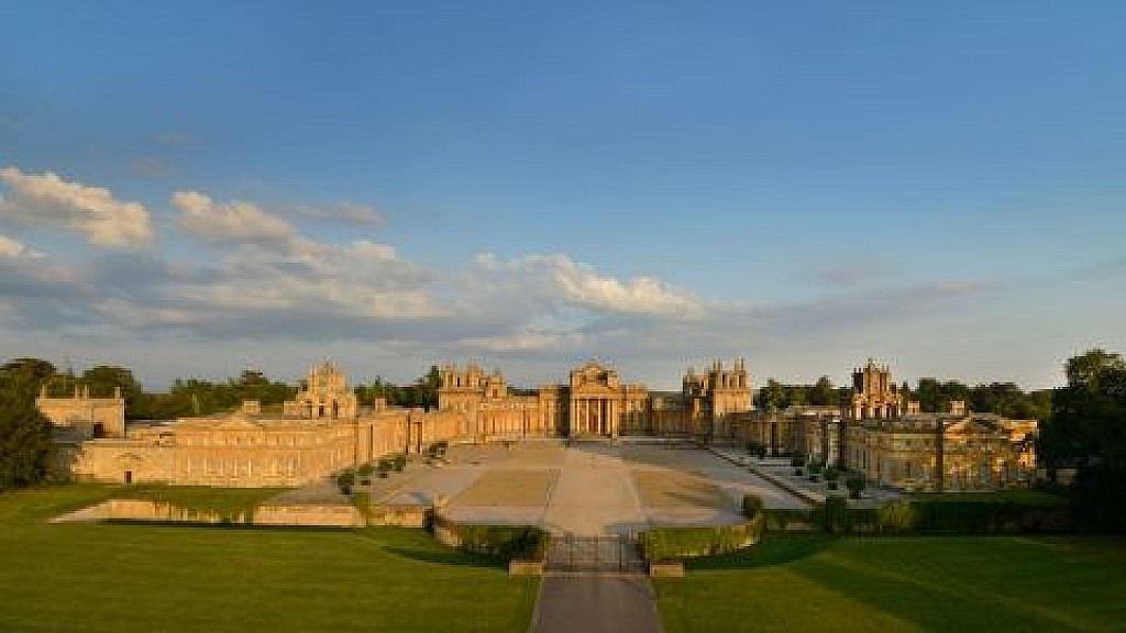 Windsor, Blenheim Palace & Gardens Small Group Tour