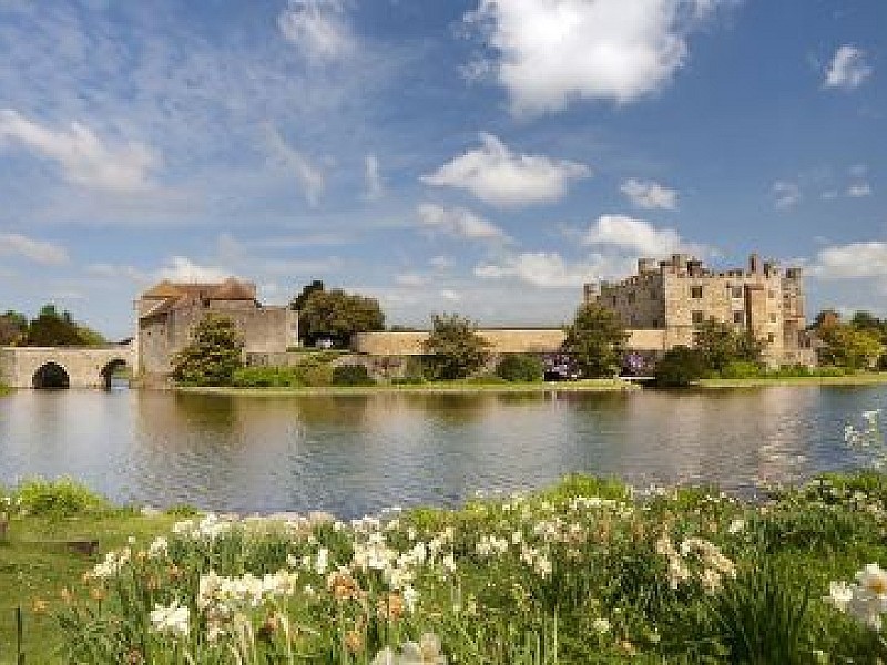 Leeds Castle, Canterbury Cathedral & Dover Japanese