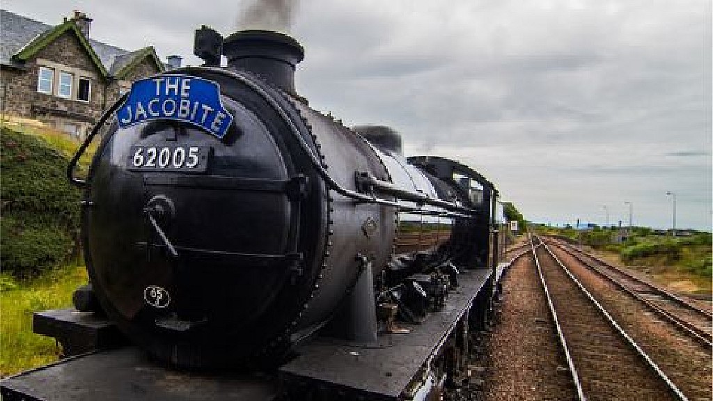 Harry Potter Train & Scenic Highlands Day Tour from Inverness with 7.30am Departure