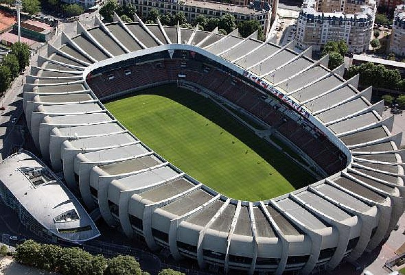 Paris Saint-Germain v Girona FC