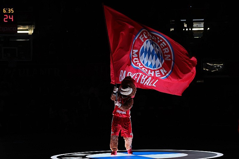 FC Bayern München v Benfica