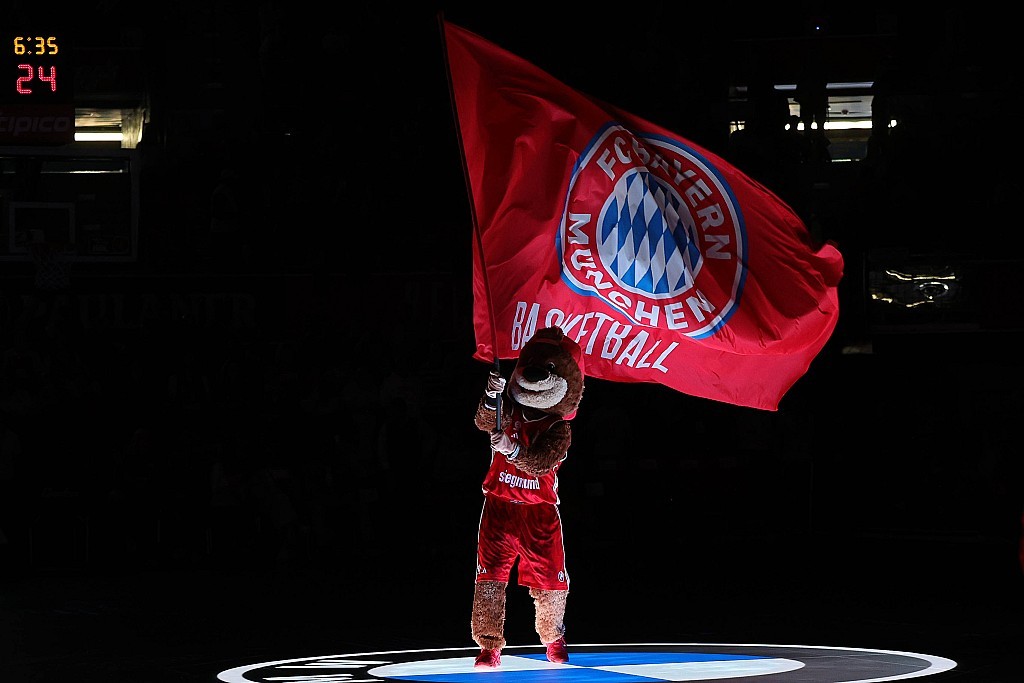FC Bayern München v Benfica