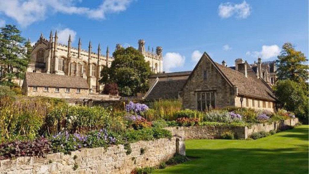 Warwick Castle, Shakespeare's Birthplace, Oxford & the Cotswolds - including entrances