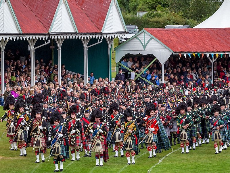 Highland Games Day Tour from Edinburgh