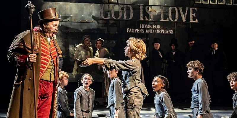 Opplev magien til Oliver! Musikalen i London – Bestill billetter nå!