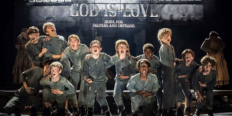 Opplev magien til Oliver! Musikalen i London – Bestill billetter nå!